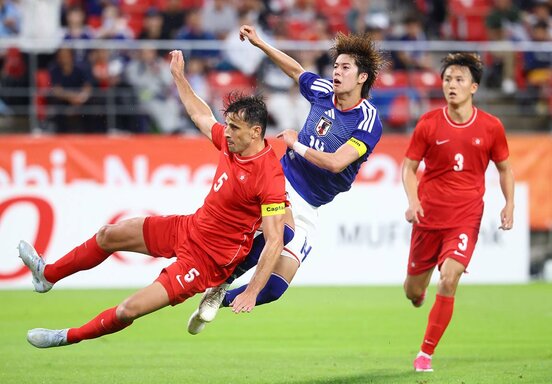 アジア大会で日本の銀メダルに貢献したＭＦ大関友翔(中)。イケメンだ