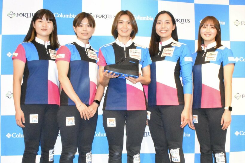 イベントに登場した（左から）小谷優奈、小野寺佳歩、吉村紗也香、近江谷杏菜、小林未奈