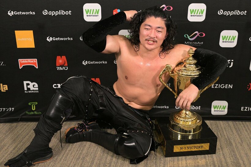 優勝を喜ぶOZAWA