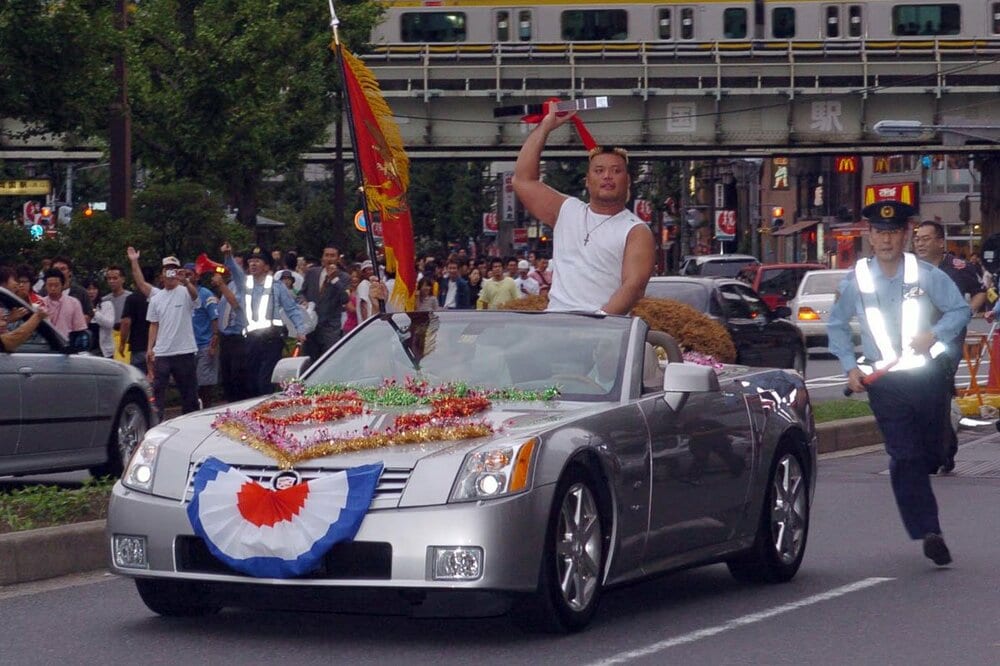 Ｇ１優勝パレードをした天山（２００４年）