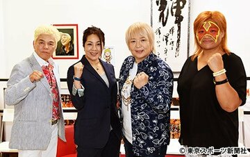  左から神取忍、井上貴子、堀田祐美子、井上京子