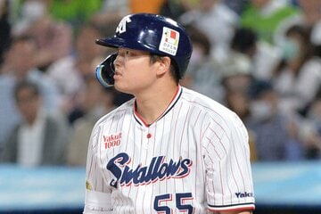 不満げな表情