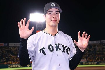 首位攻防戦での延長決勝２ランで、文句なしのヒーローとなった巨人・小浜佑斗