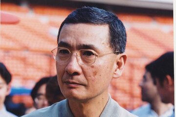 「フォレストガンプ」と同じ髪形だった？1990年代の久米宏さん