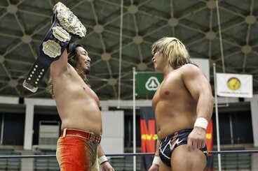 辻陽太(左)と大岩陵平(新日本プロレス提供)