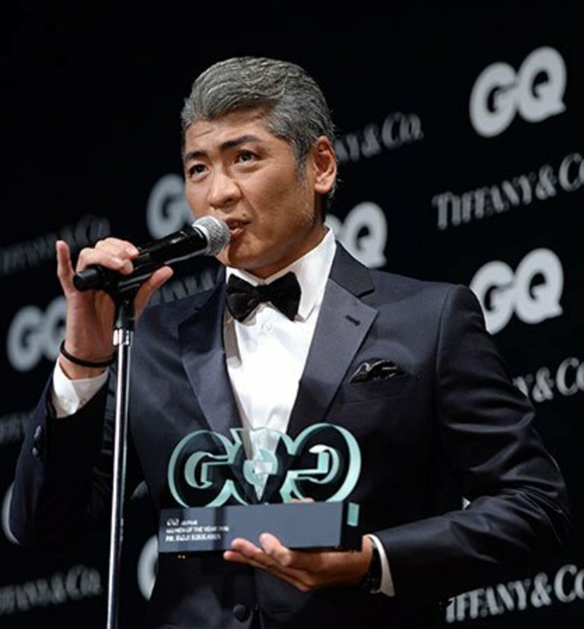ｇｑメン オブ ザ イヤー 俺の職業は吉川晃司 先輩の名言にあの銀メダリストが感激 東スポweb