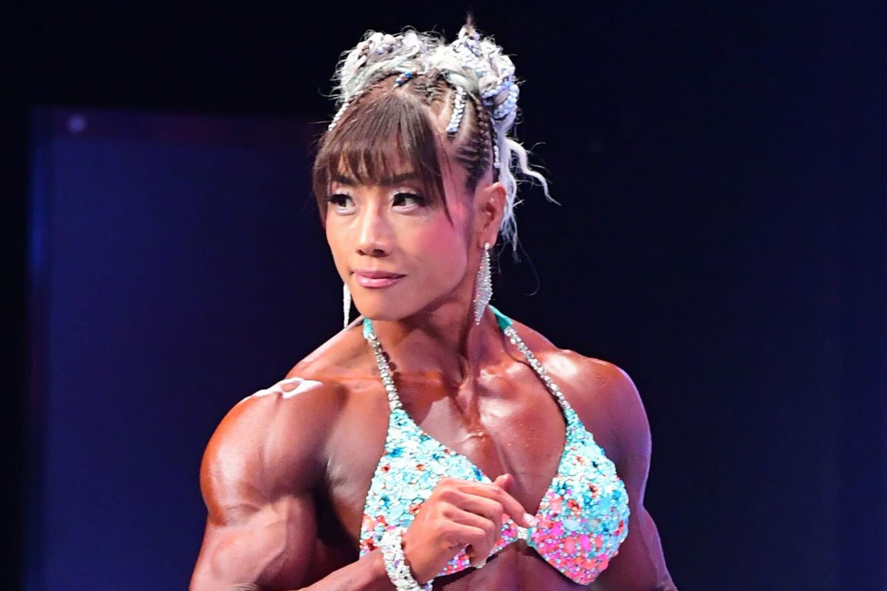 夷藤佐知子