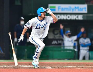  決勝逆転２ランを放った西武・川越