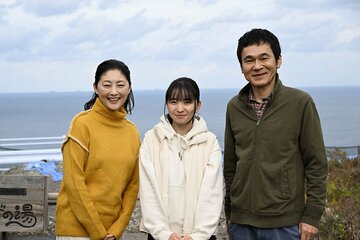 能登ロケを行った（左から）常盤貴子、福地桃子、甲本雅裕