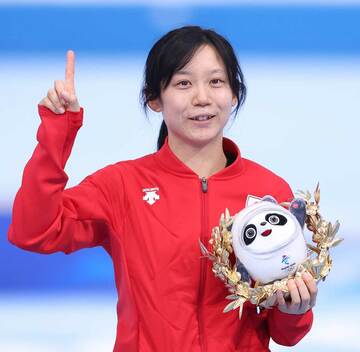  五輪新記録で個人種目初の金メダルを獲得した高木美帆（東スポWeb）