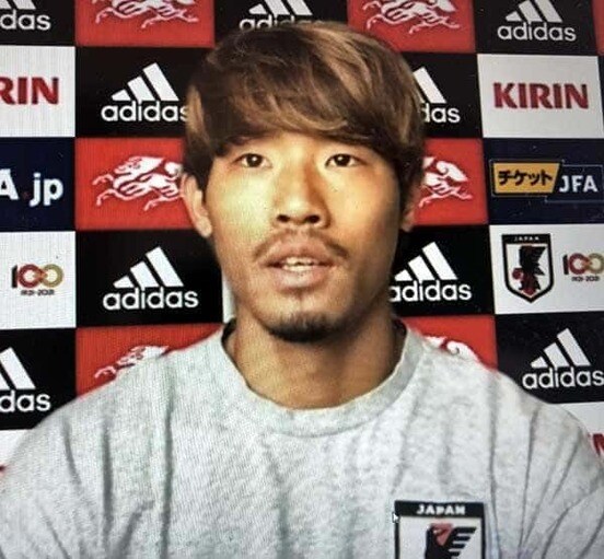  オンライン会見に応じる守田英正