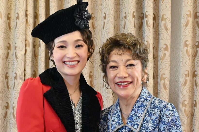 望海風斗（左）と中尾ミエ