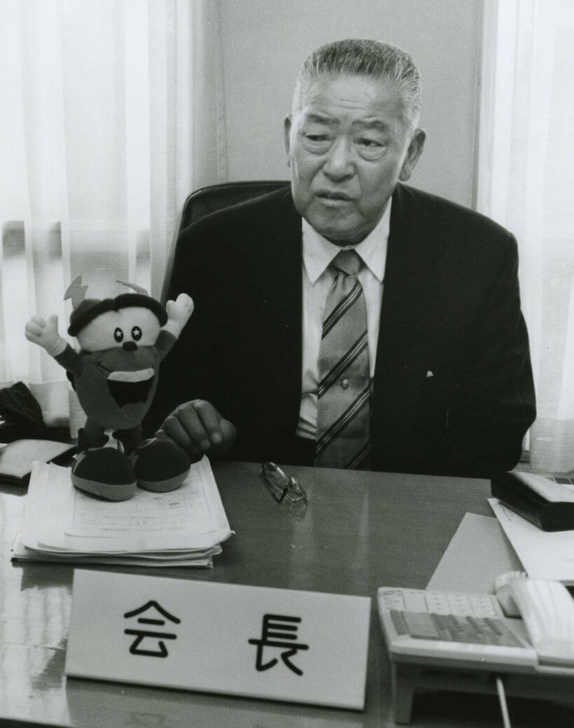  水連会長を務めた古橋広之進氏（９６年）