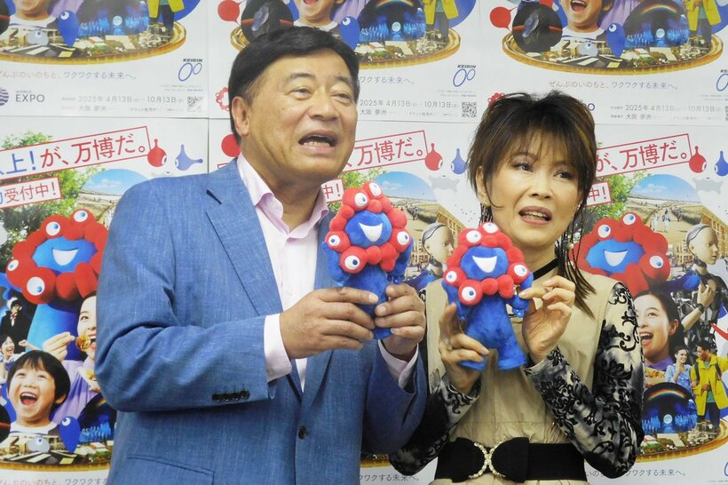 大阪・関西万博ＰＲ動画をＰＲした石田重廣社長(左)と保科有里