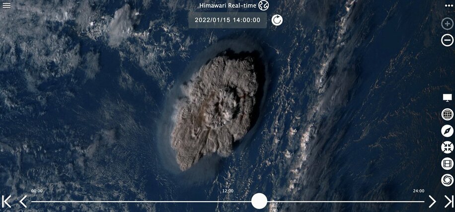  衛星がとらえたトンガの海底火山噴火の様子（ロイター）