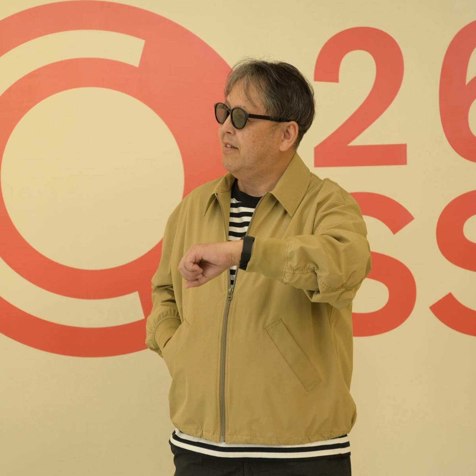 すっかりモデルになった渡辺広明氏