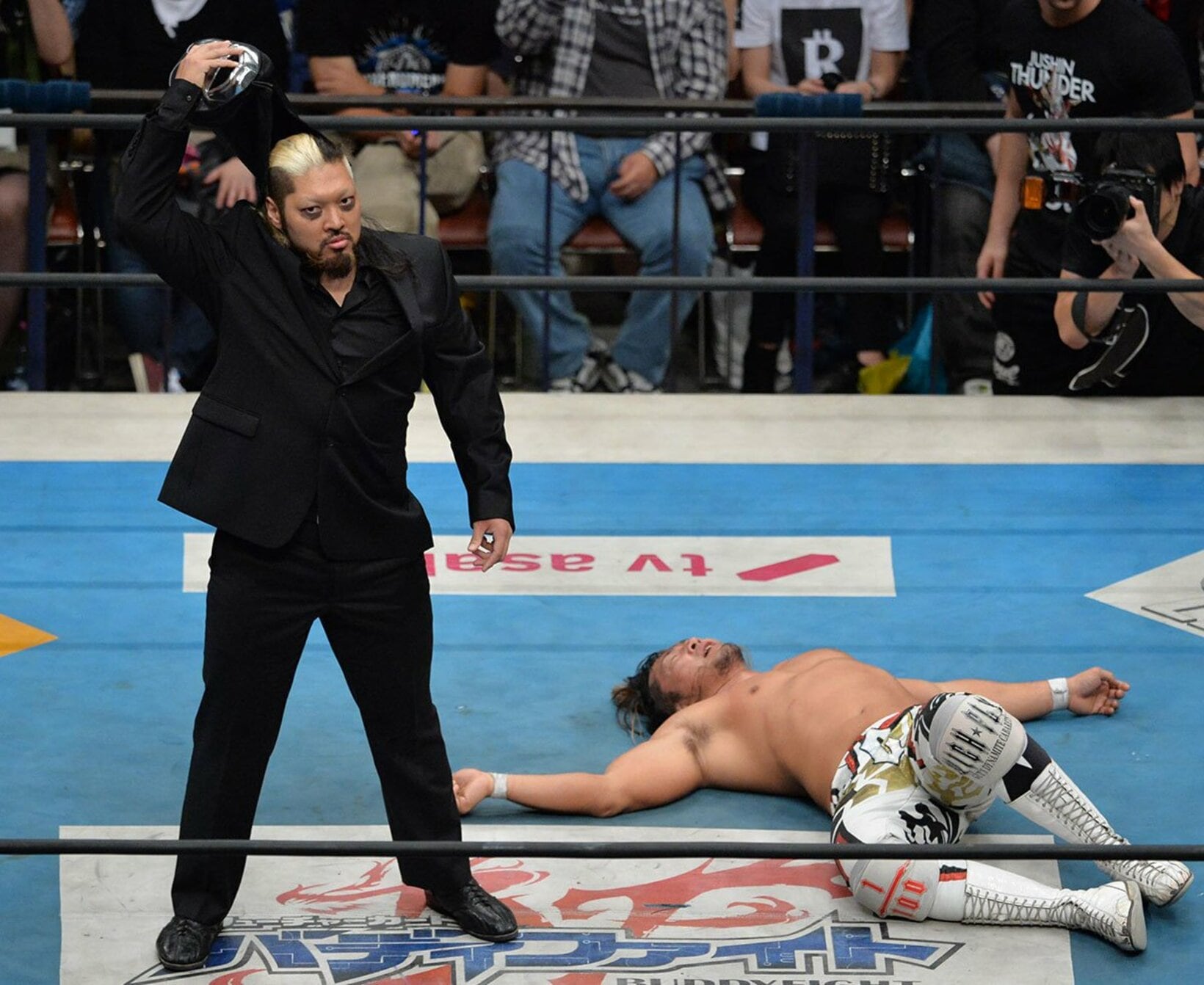 内藤哲也のパレハとして登場したＥＶＩＬ（２０１５年１０月の両国大会）