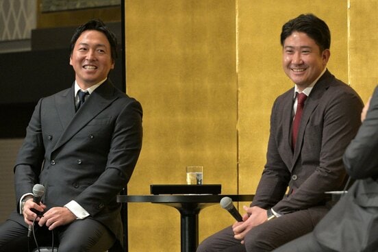 トークショーを行った長野久義氏（左）と菅野智之