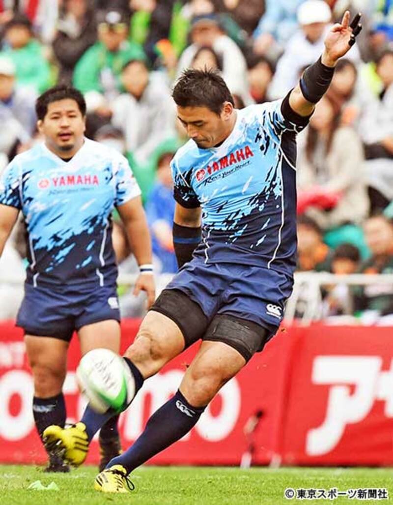 サッカーとラグビー キック名手同士の伝説のｃｍ共演 東スポweb