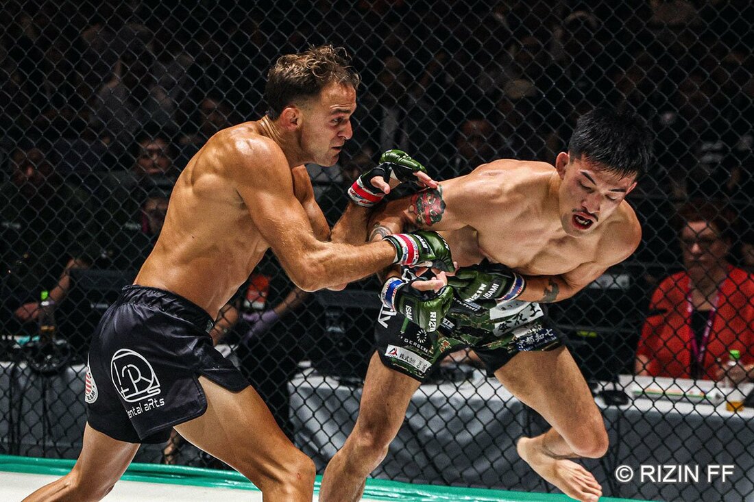 ダニー・サバテロ(左)を相手に奮闘を見せた鹿志村仁之介