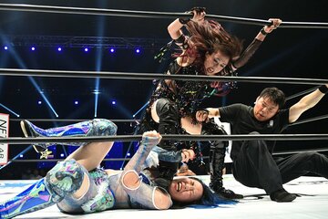 写真：【スターダム】闇落ち上谷沙弥が世羅りさ撃破 好調な滑り出しに