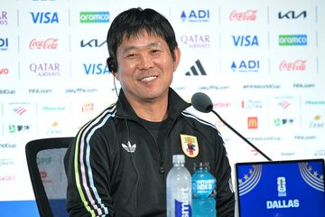 会見する森保一監督