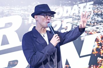 函館競輪でトークショーを行った大会メインアンバサダーの松岡昌宏