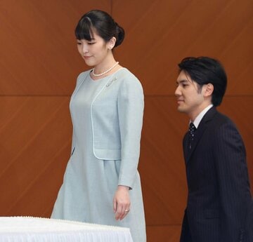  渡米する眞子さんと小室さん（代表撮影）