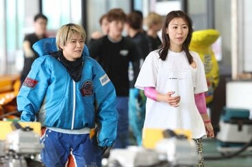 遠藤エミ(左)と鎌倉涼