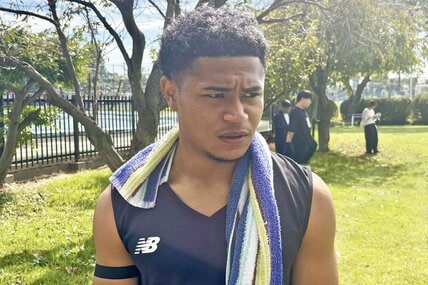 練習後の取材に応じたFC東京のSBバングーナガンデ佳史扶