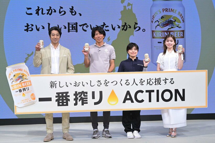 （左から）堤真一、宮嵜惠介さん、眞下美紀子さん、小芝風花