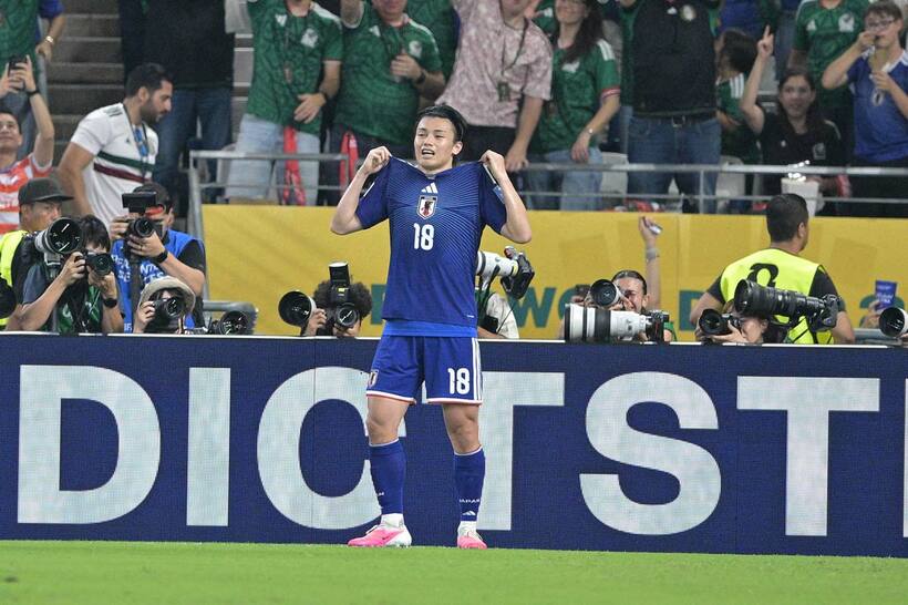 ゴールを決めた上田綺世