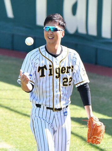  リラックスした様子で１０日の登板に備えた阪神・藤川