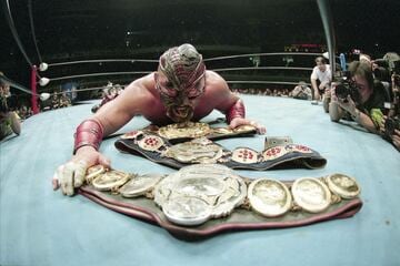 天龍源一郎を破ったグレート・ムタ（2002年10月27日、日本武道館）