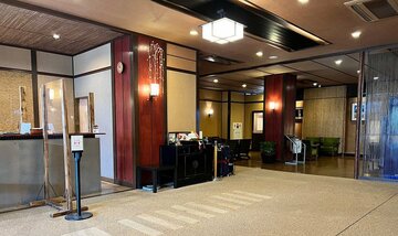 洗練された館内