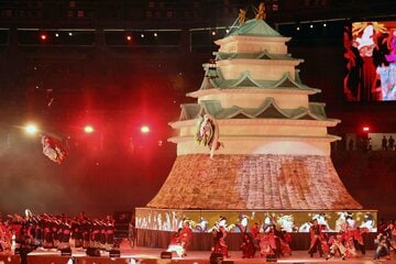 ド派手な開幕式で始まったアジア大会