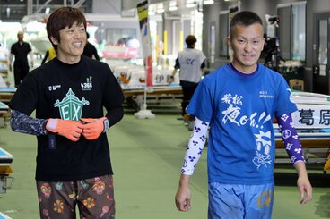 前沢丈史（左）と西山貴浩