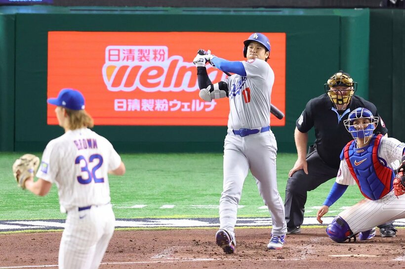 ５回、今季初安打となる右前打を放ったドジャース・大谷翔平