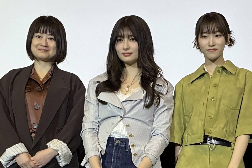左から池田千尋監督、吉川愛、片岡凜©2026「鬼の花嫁」製作委員会