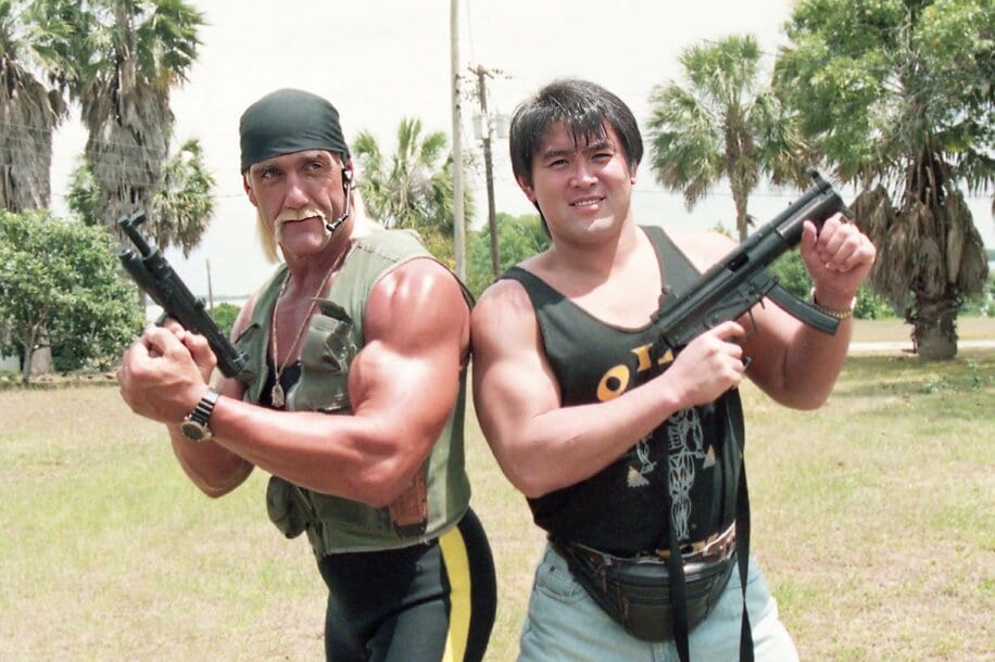 ドラマ撮影中のホーガン(左)を表敬訪問した武藤（１９９４年４月）