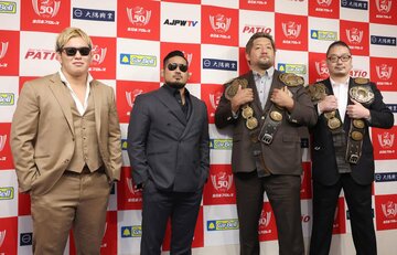  （左から）本田竜輝、芦野祥太郎、石川修司、佐藤耕平（東スポWeb）