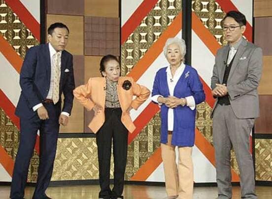 左から塙宣之、正司照枝、正司花江、土屋伸之