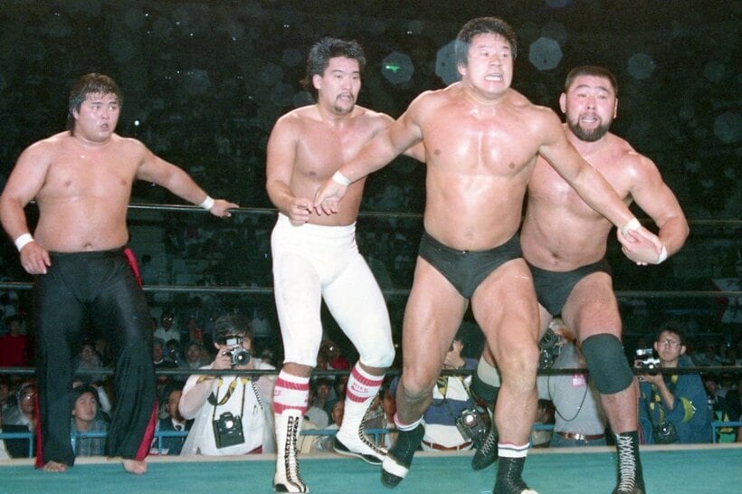 一時帰国した闘魂三銃士（橋本真也、蝶野正洋、武藤敬司）は有明で藤波辰巳（現・藤波辰爾）らと対戦（１９８８年）