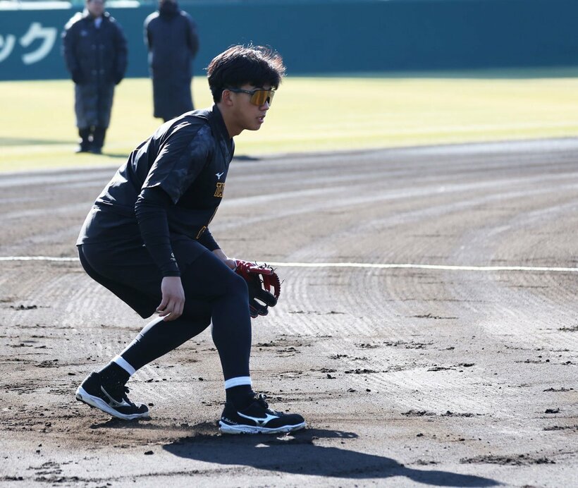 新人合同自主トレに参加した阪神・立石正広