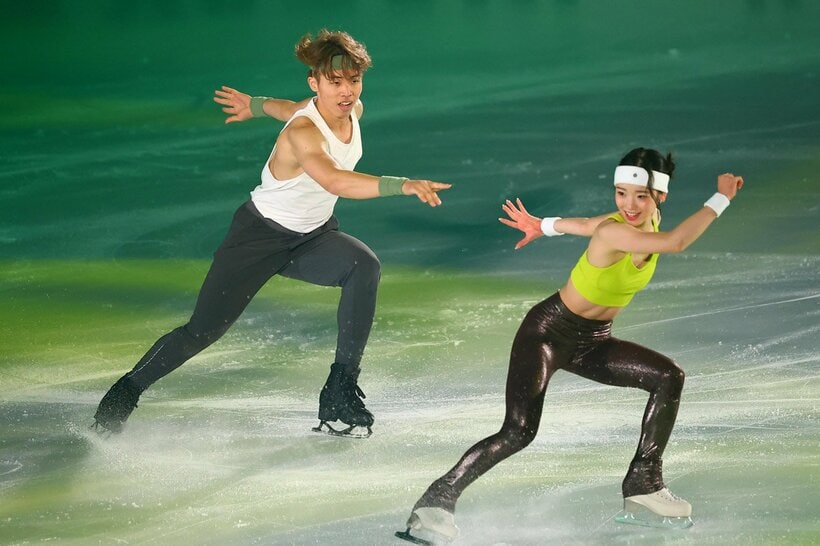 エキシビションに出場した長岡柚奈（右）と森口澄士