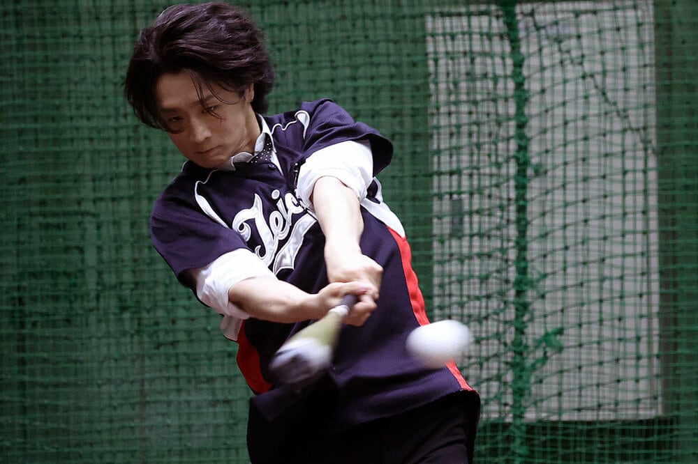 ティーバッティングでヒット祈願をした真田ナオキ