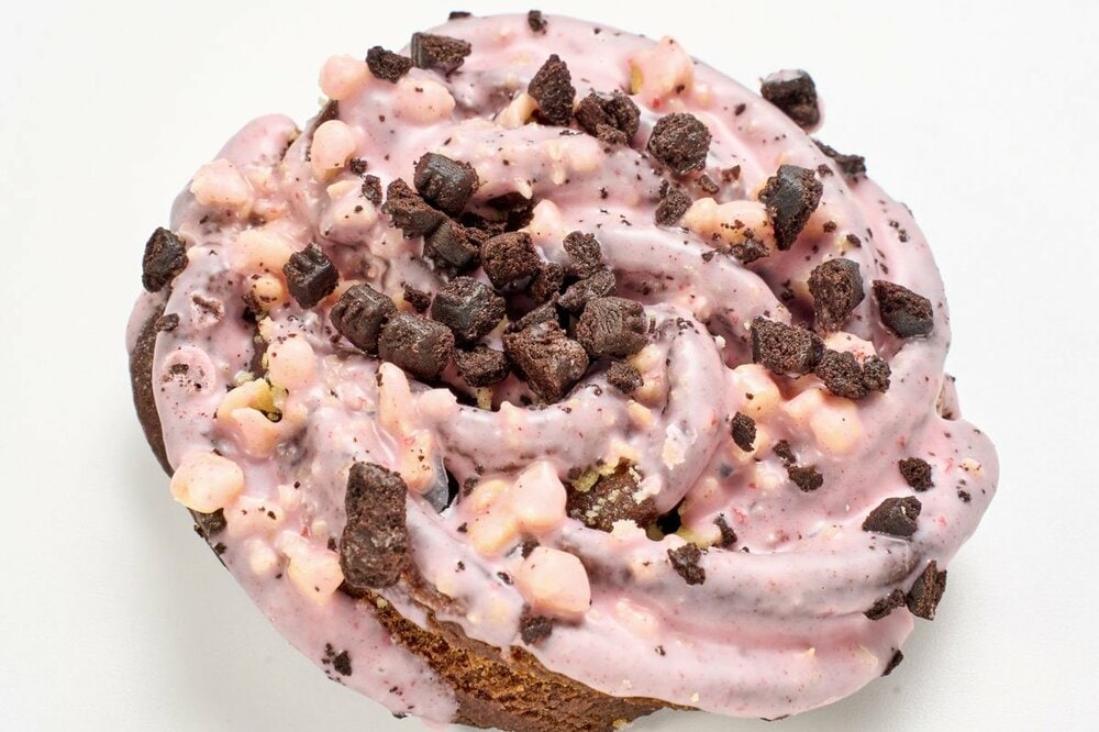 「ピンクなブラックサンダー　クッキードーナツ（いちご）」