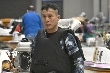 三嶌さららの師匠で父の三嶌誠司