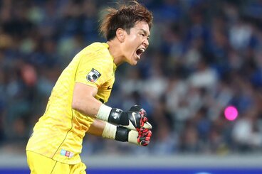 最後方からチームを鼓舞するJ1浦和のGK西川周作