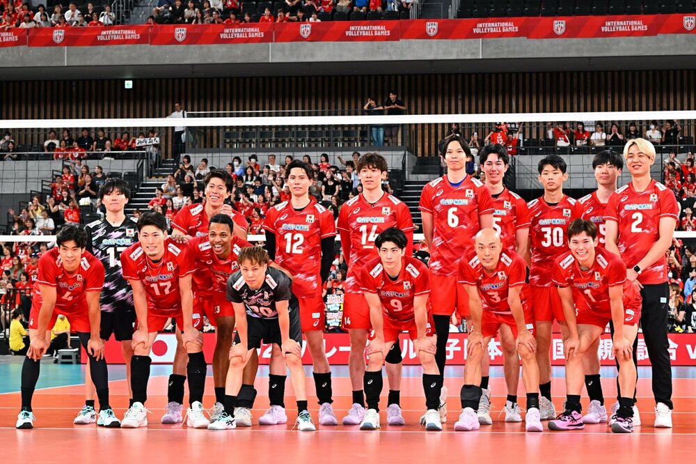 バレーボール男子日本代表の集合写真